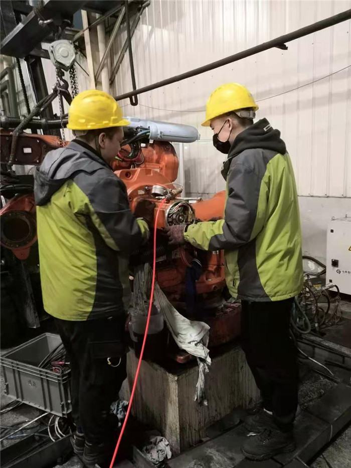 ABB 6640機(jī)器人 二軸減速機(jī)漏油維修
